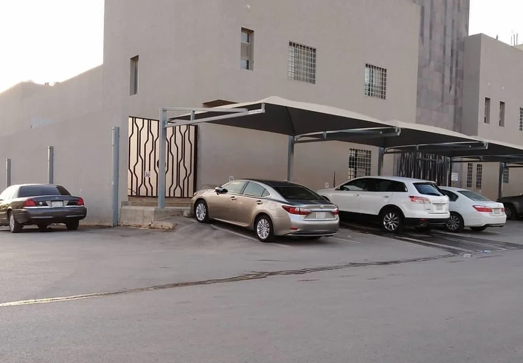 مظلات مواقف عامة